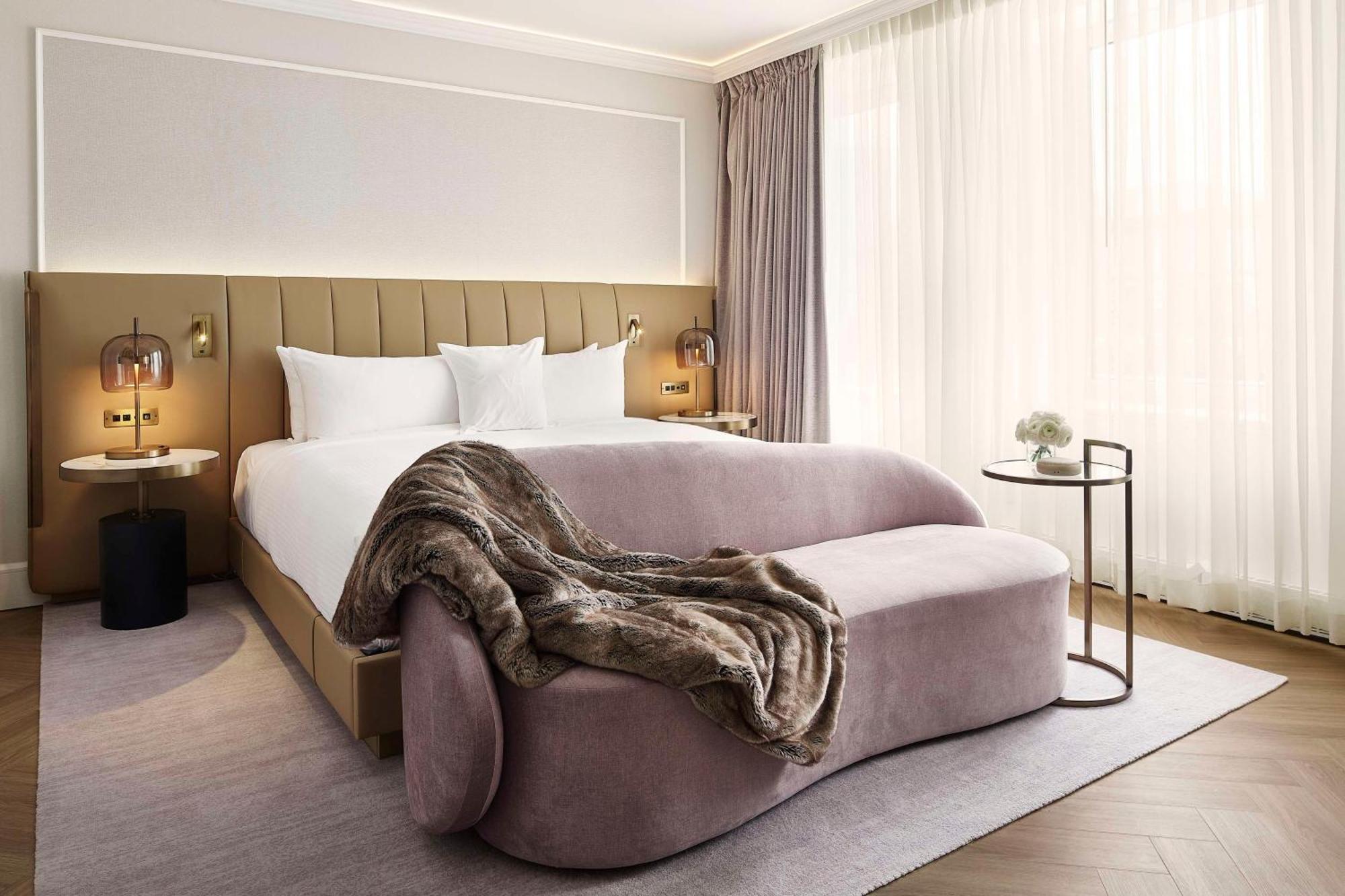 Vogue Hotel Montreal Downtown, Curio Collection By Hilton Kültér fotó
