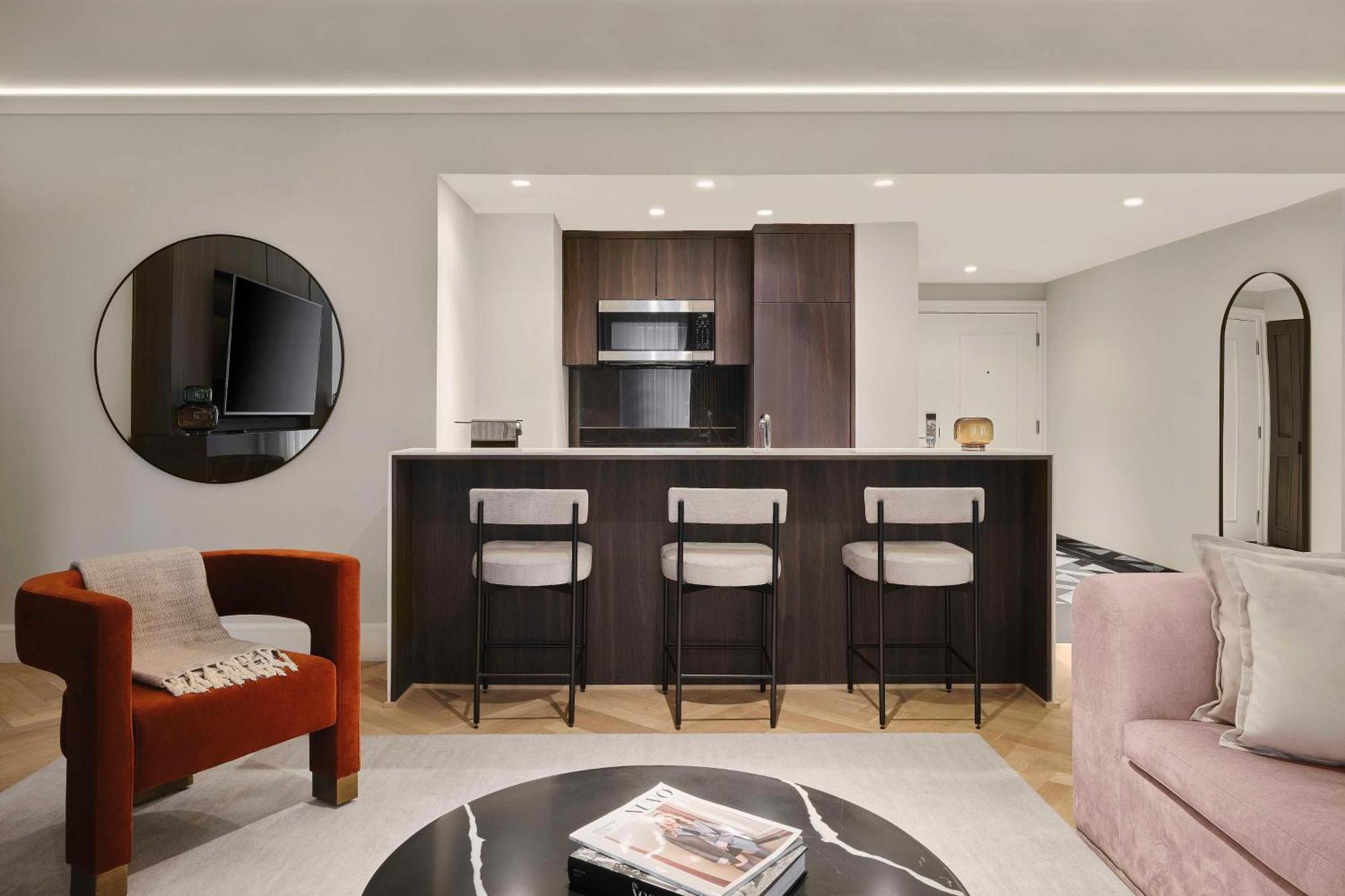 Vogue Hotel Montreal Downtown, Curio Collection By Hilton Kültér fotó